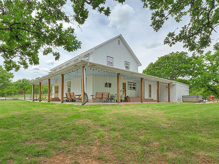 Listing photo 3
