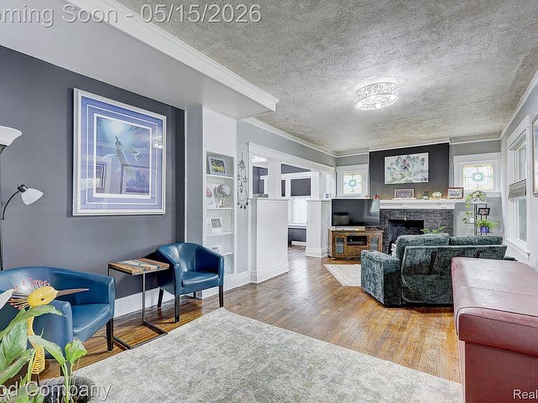 Listing photo 3