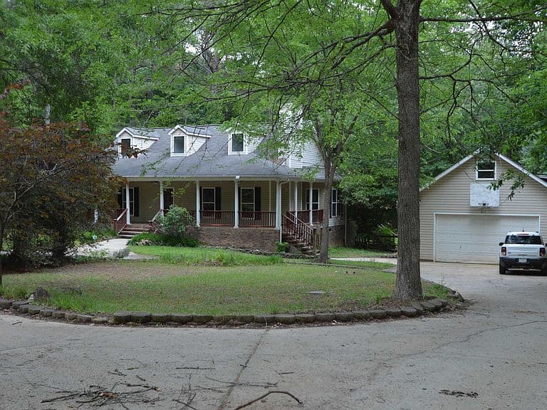 Listing photo 2