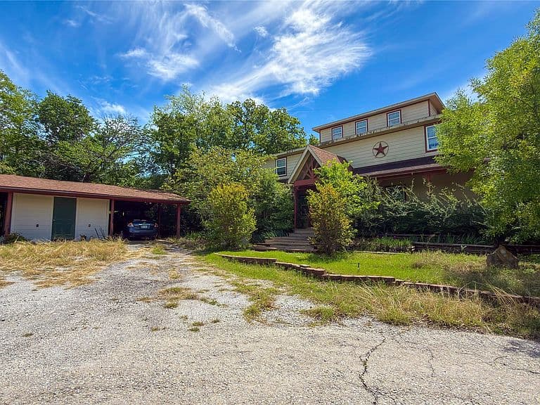Listing photo 4