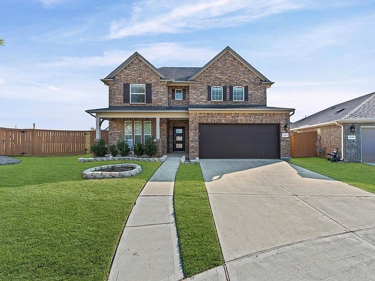Listing photo 2