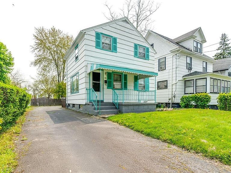 Listing photo 3