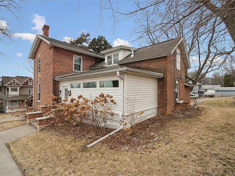 Listing photo 4