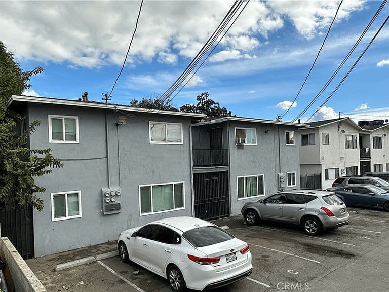 Listing photo 4