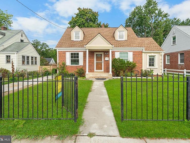 Listing photo 3