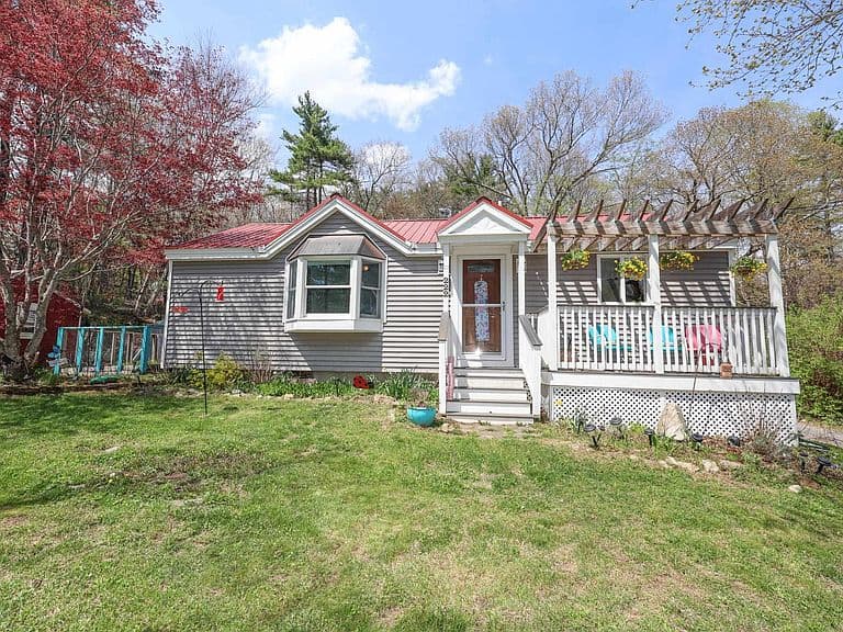 Listing photo 2