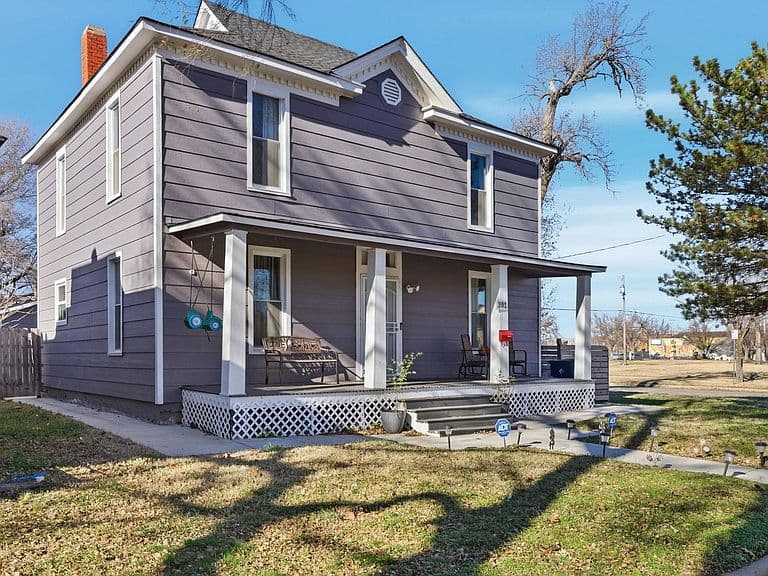 Listing photo 2