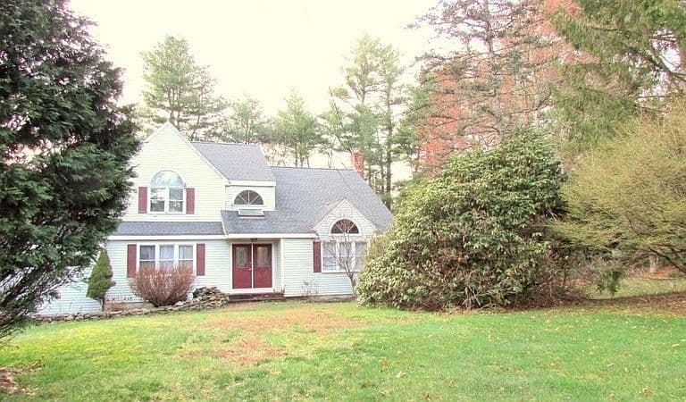 Listing photo 2