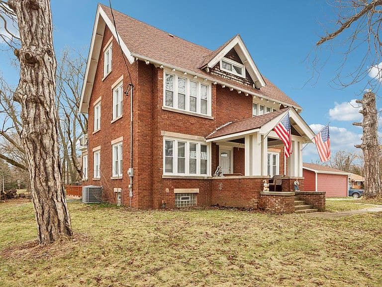 Listing photo 5