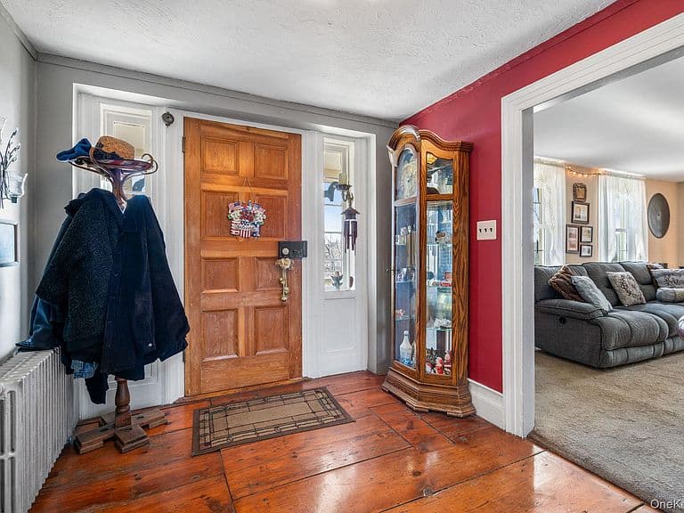 Listing photo 5