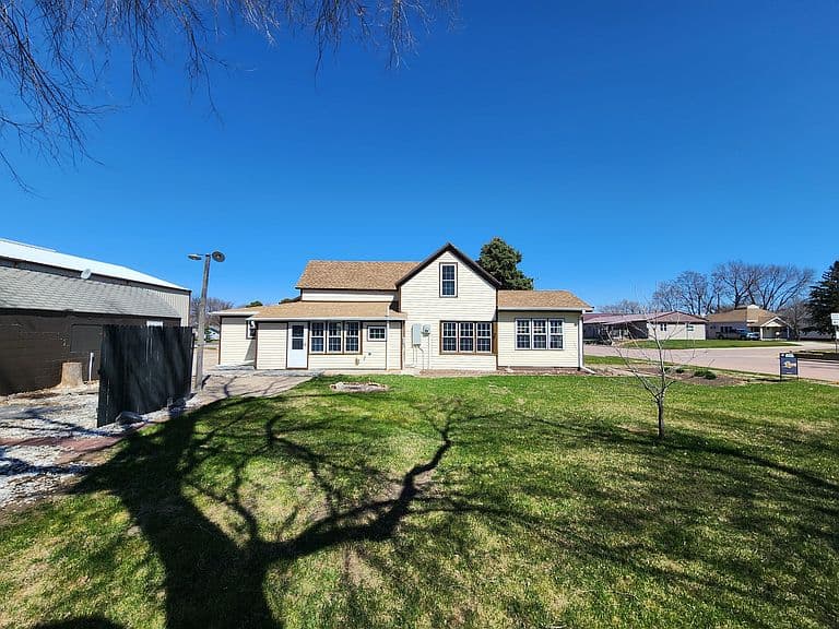 Listing photo 4