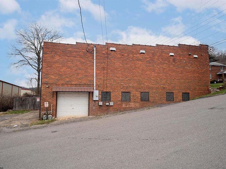 Listing photo 4