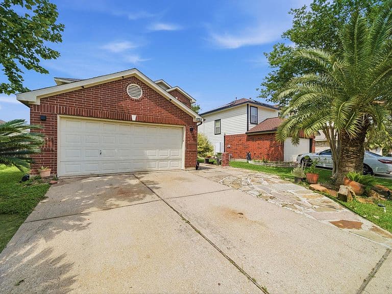 Listing photo 4