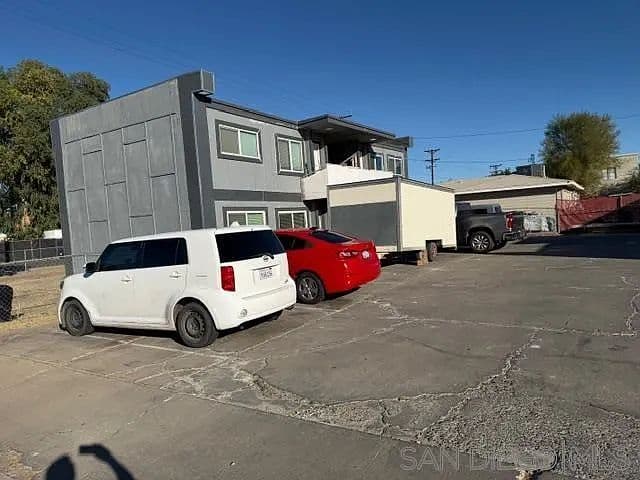 Listing photo 4