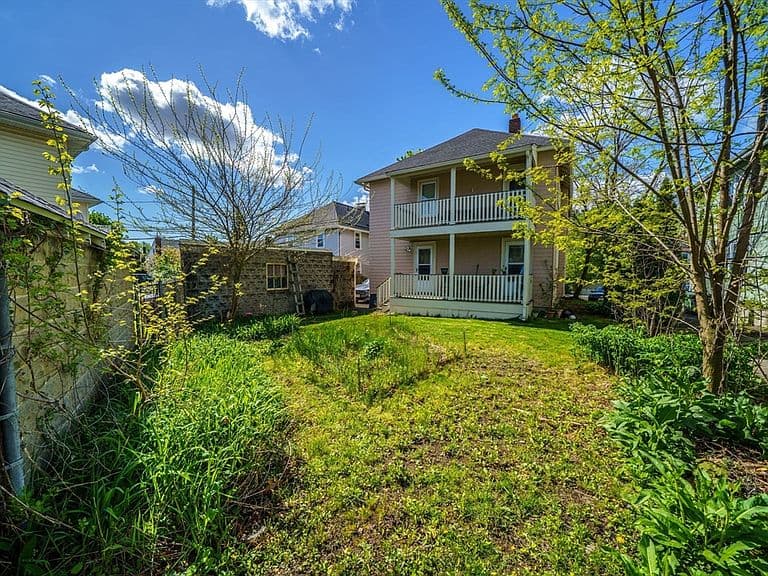 Listing photo 4