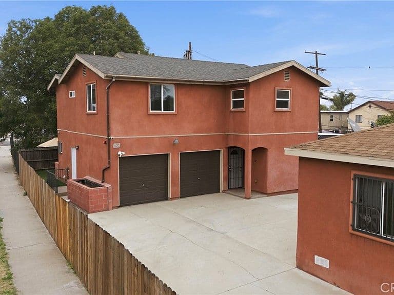 Listing photo 3