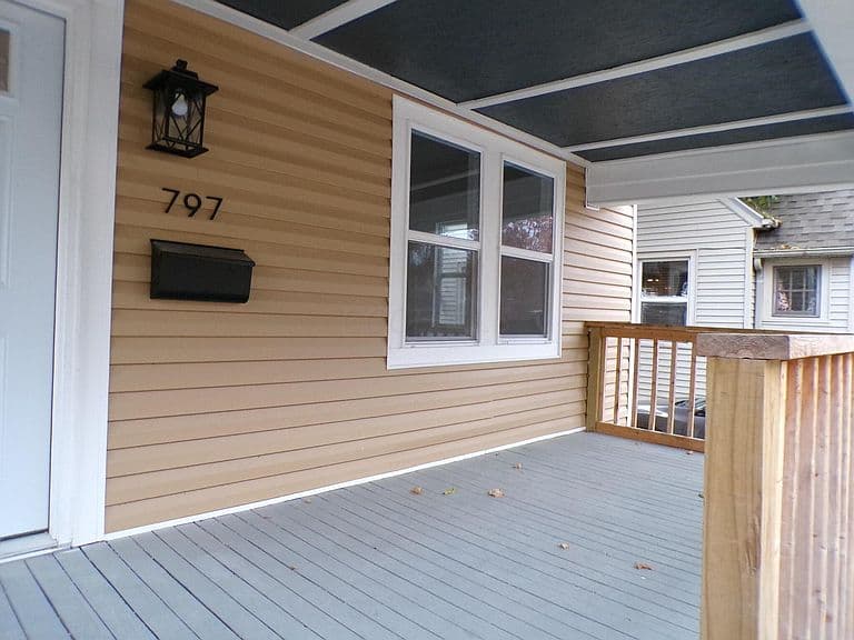 Listing photo 2