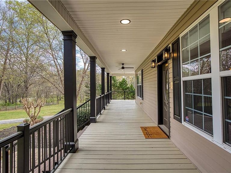 Listing photo 5