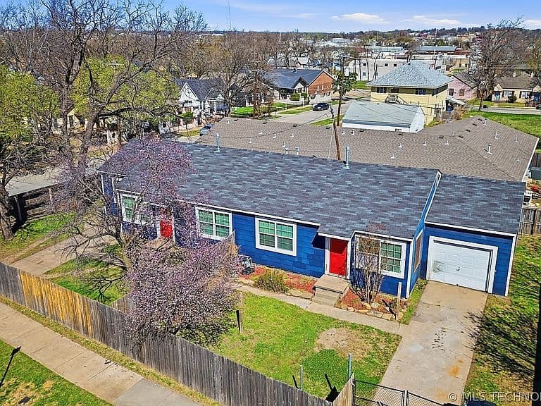 Listing photo 2