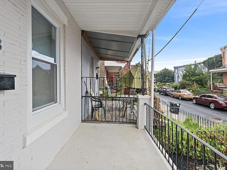 Listing photo 5