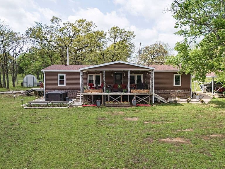 Listing photo 3