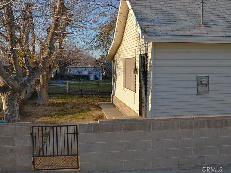 Listing photo 4