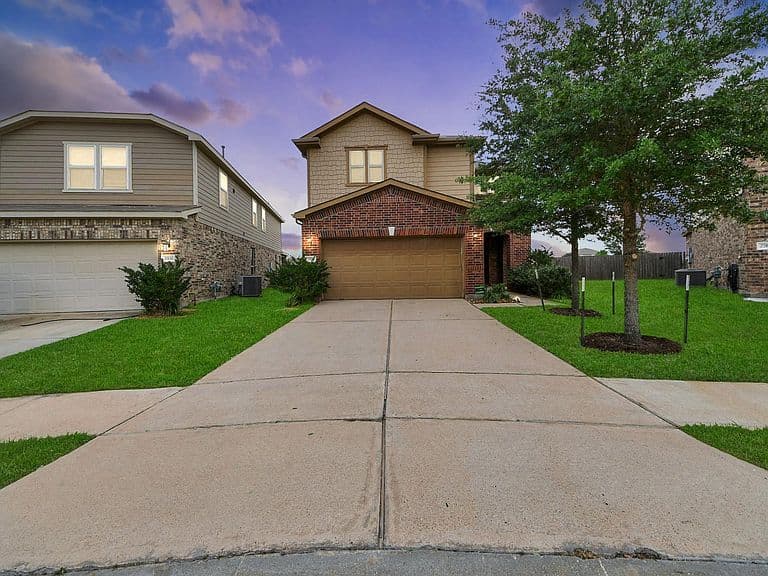 Listing photo 2
