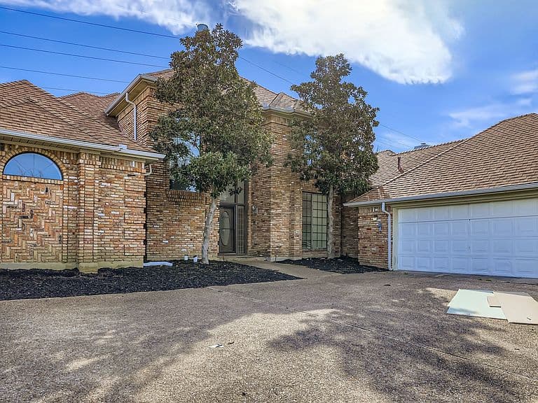 Listing photo 3