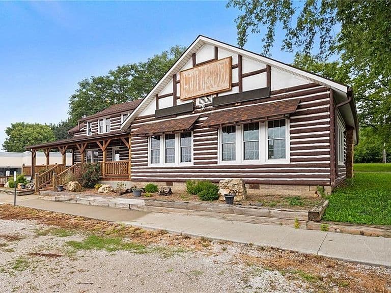 Listing photo 3