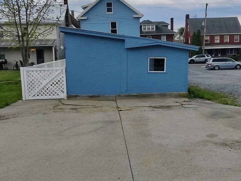 Listing photo 5