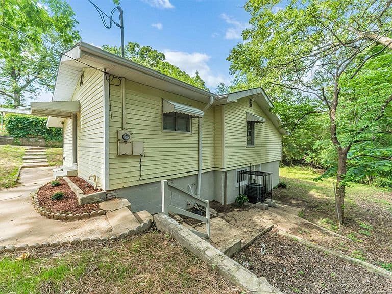 Listing photo 4