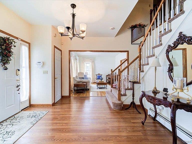 Listing photo 4