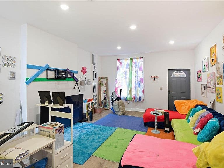 Listing photo 5
