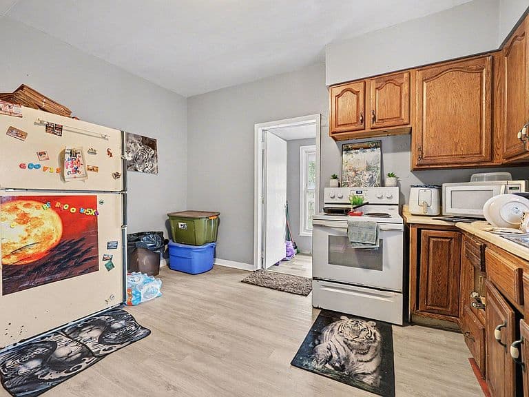 Listing photo 5