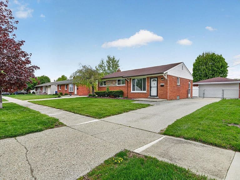 Listing photo 4