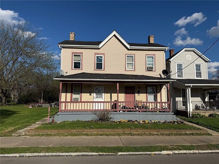 Listing photo 2
