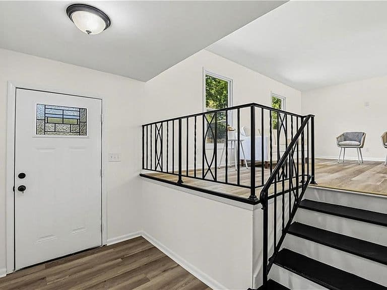 Listing photo 5