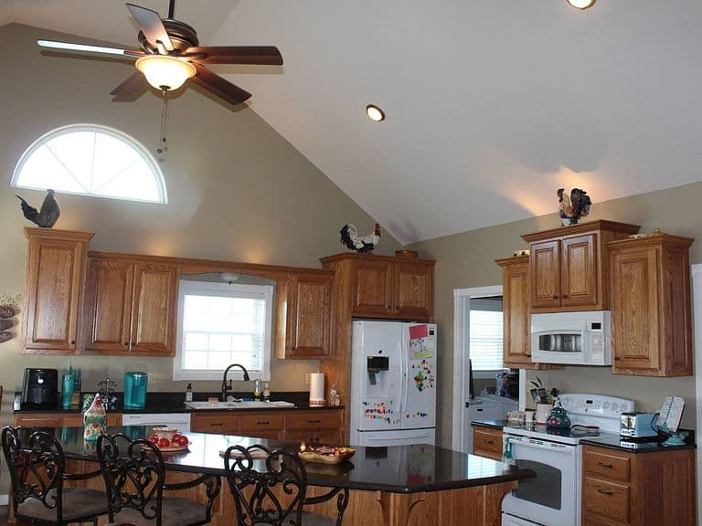 Listing photo 5