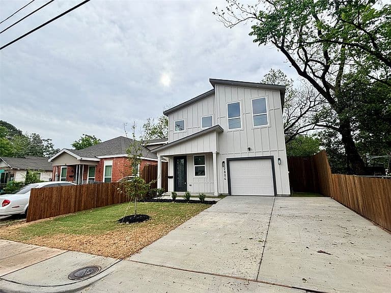 Listing photo 3