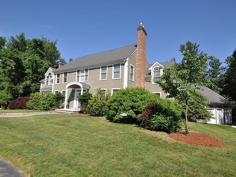 Listing photo 2