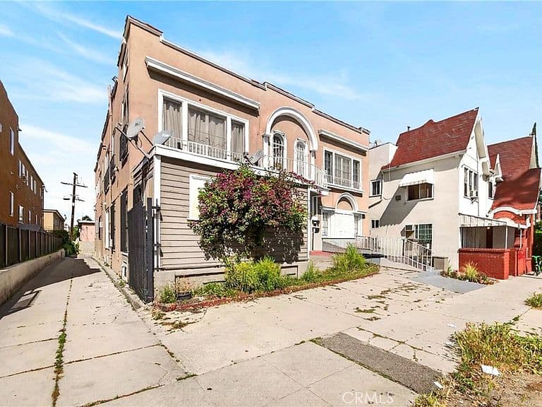 Listing photo 3