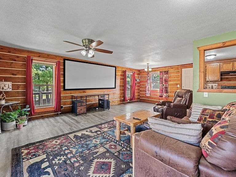 Listing photo 5