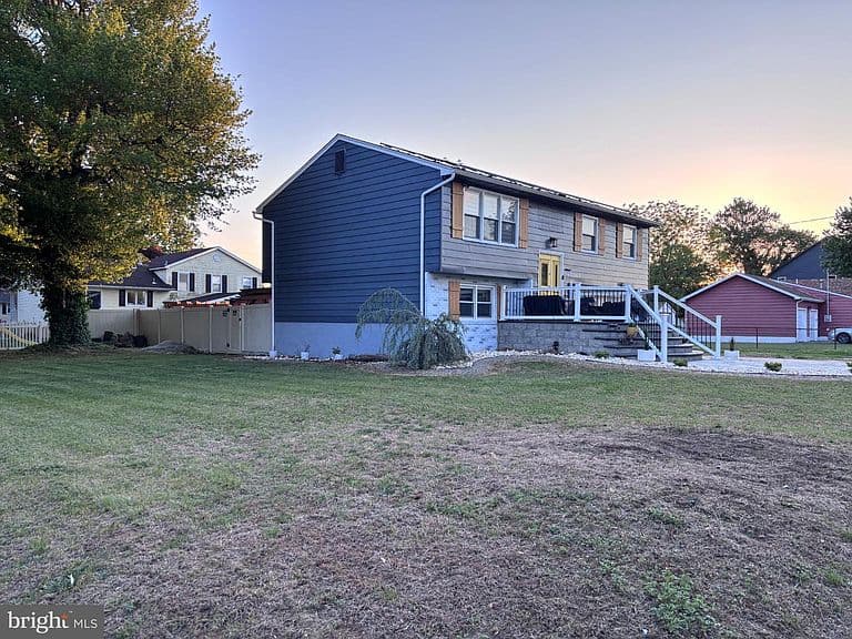 Listing photo 3