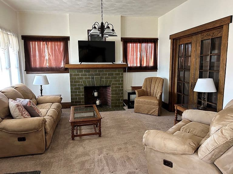 Listing photo 3