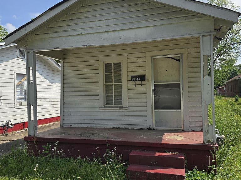 Listing photo 2