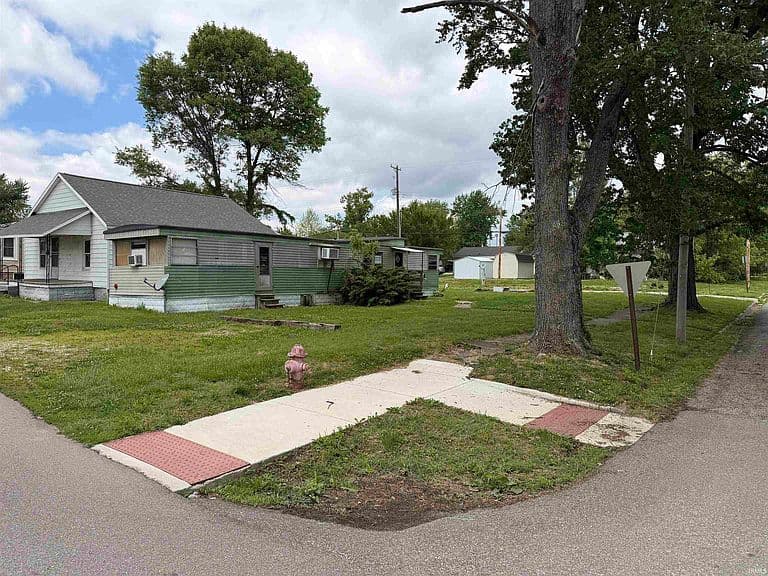 Listing photo 4