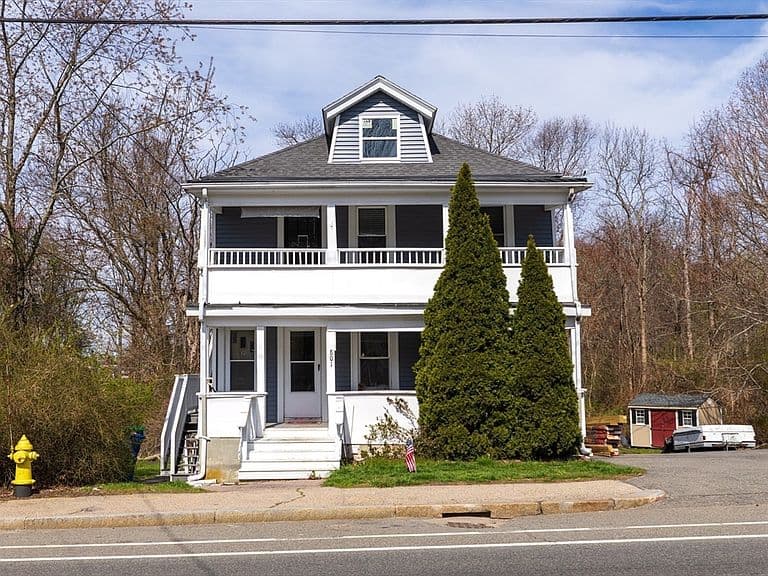 Listing photo 2
