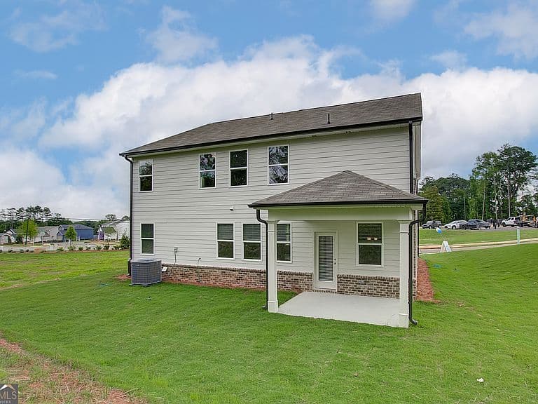 Listing photo 3
