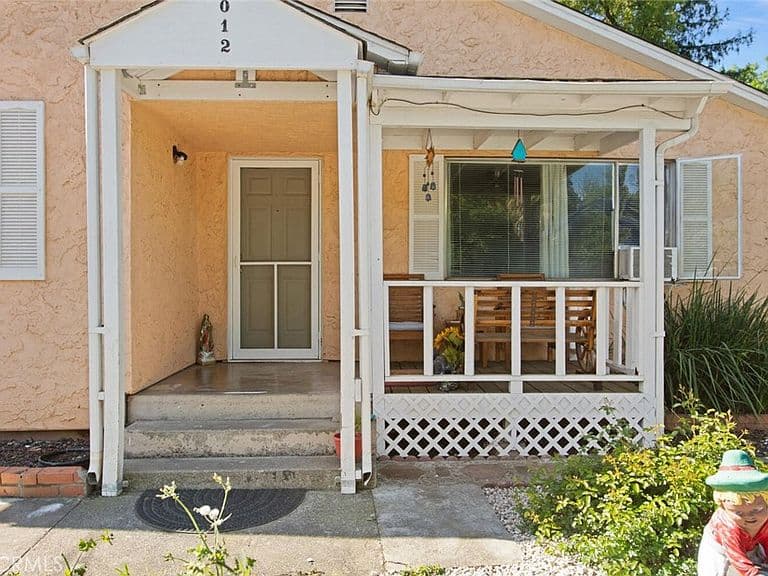 Listing photo 4
