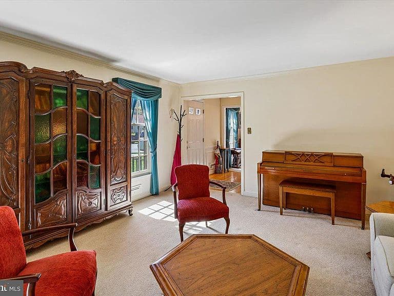 Listing photo 5